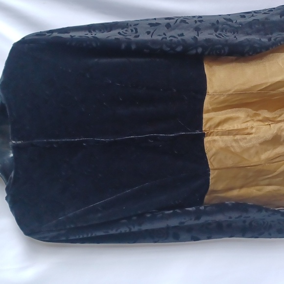 Handmade Black/Gold Metallic Velvet Formal Dress, 21" PTP, 16" waist, 48" L - Picture 4 of 5